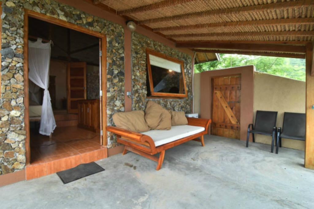 Bruce'S Hideout Hotel Bumbang Exterior photo