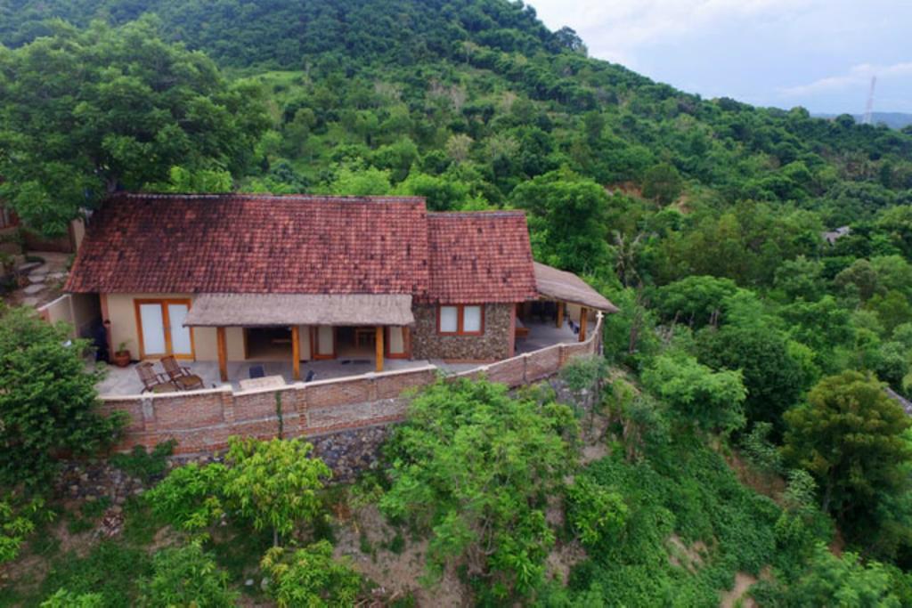 Bruce'S Hideout Hotel Bumbang Exterior photo